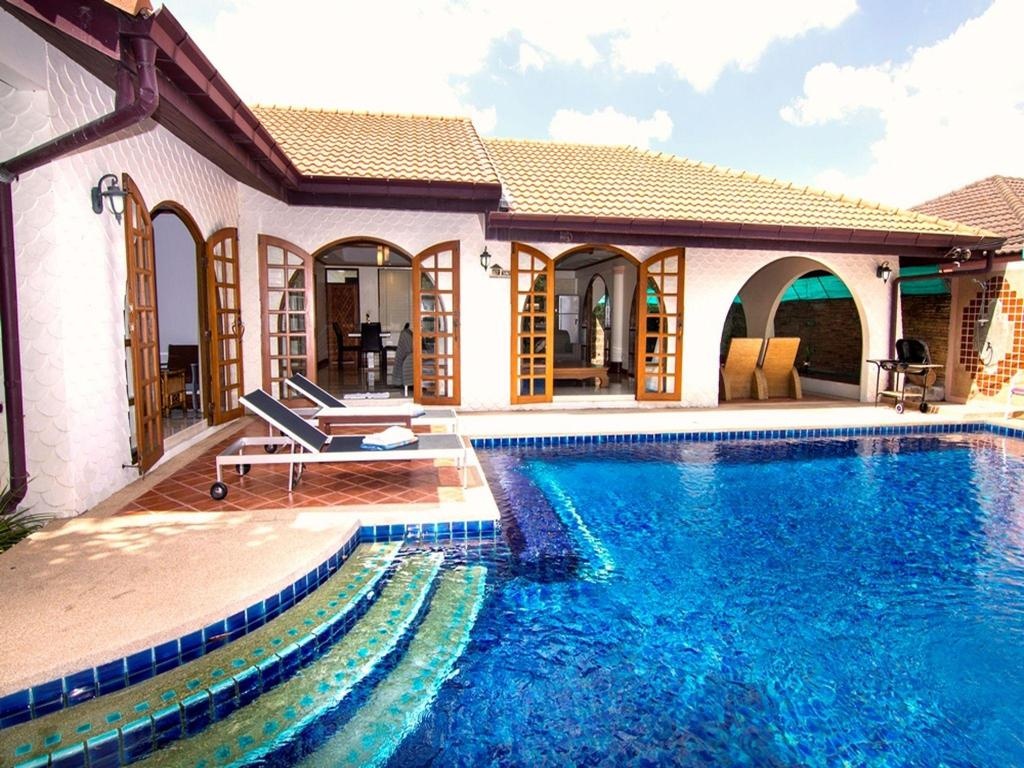 Grand Condo Lotus Pool Villa300meter From BeachpropertyviewsExterior View4