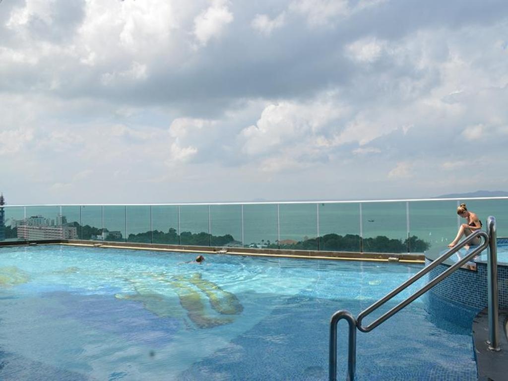 Cosy Beach View Condominium By 415facilitiesSwimming Pool6