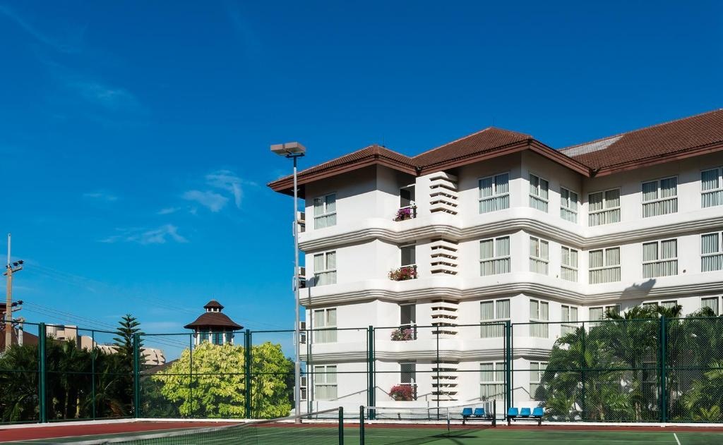 RCG Suites PattayapropertyviewsExterior View1