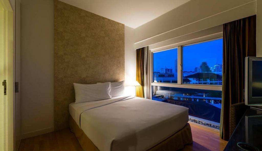 RCG Suites PattayaroomsGuestroom1