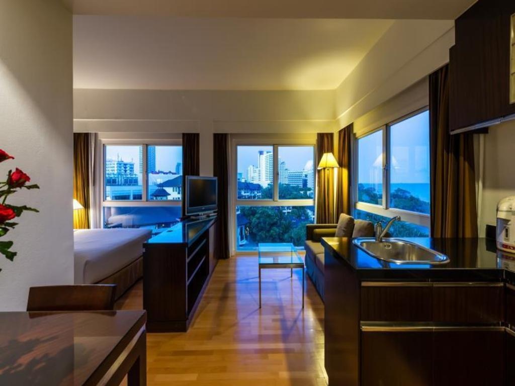 RCG Suites PattayaroomsStudio Room2