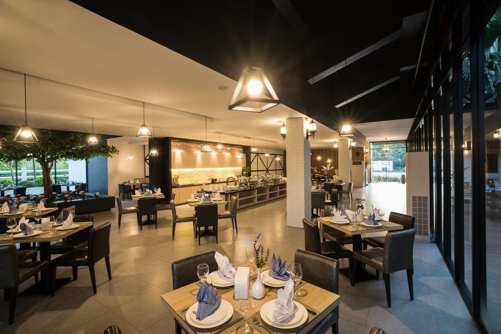 Ivory Villa Citydiningdining Image 22