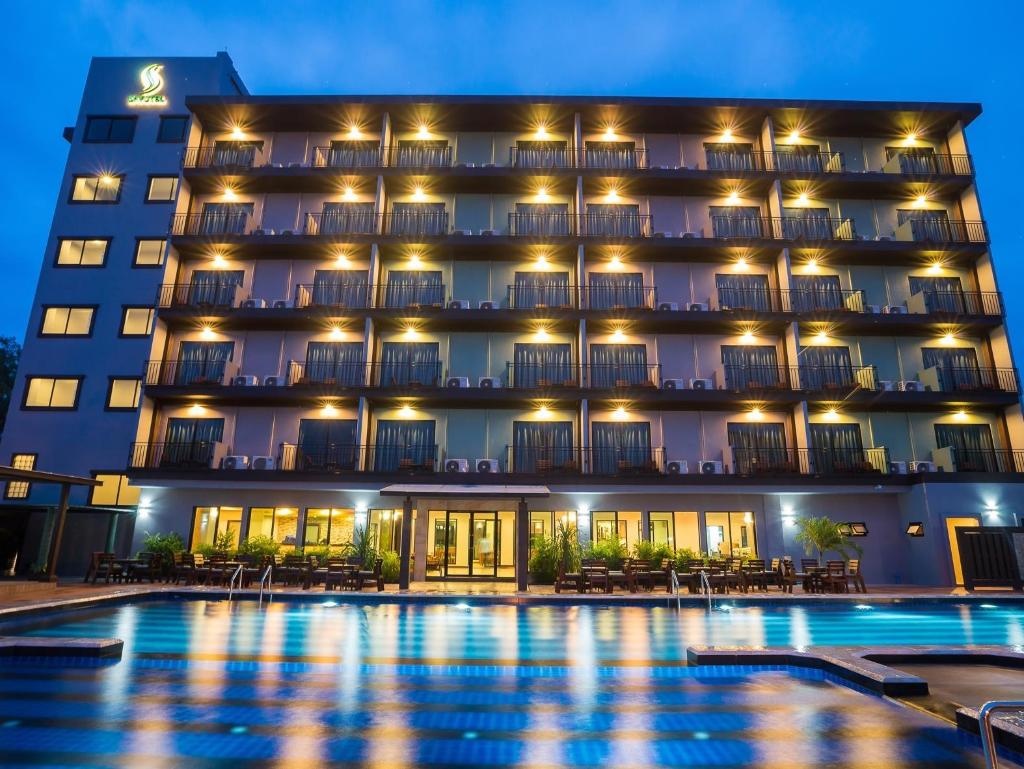 SavotelfacilitiesSwimming Pool2