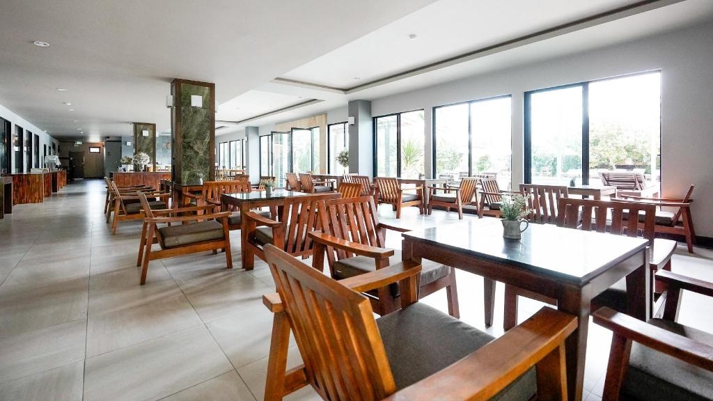 SavotelpropertyviewsLobby5