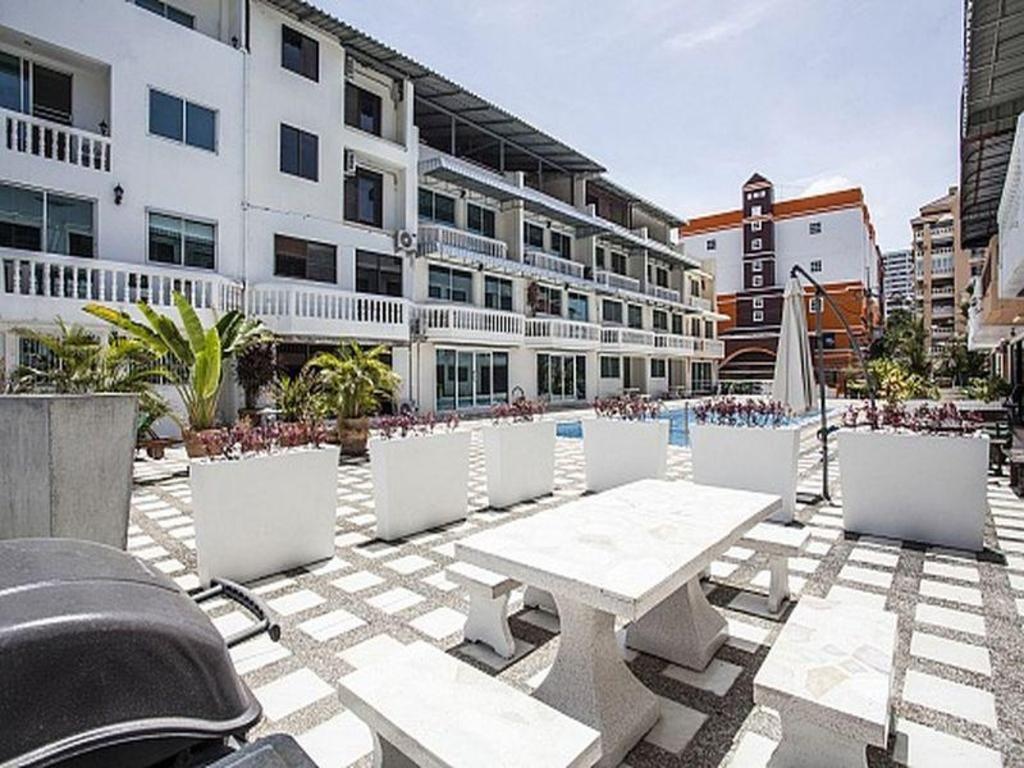 Pratumnak Point Villa 3 BedroompropertyviewsExterior View4