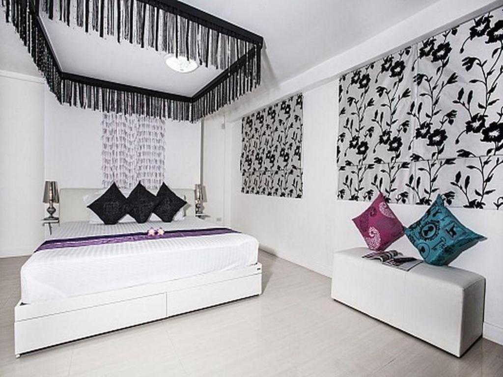 Pratumnak Point Villa 3 BedroomroomsThree Bedroom Villa1