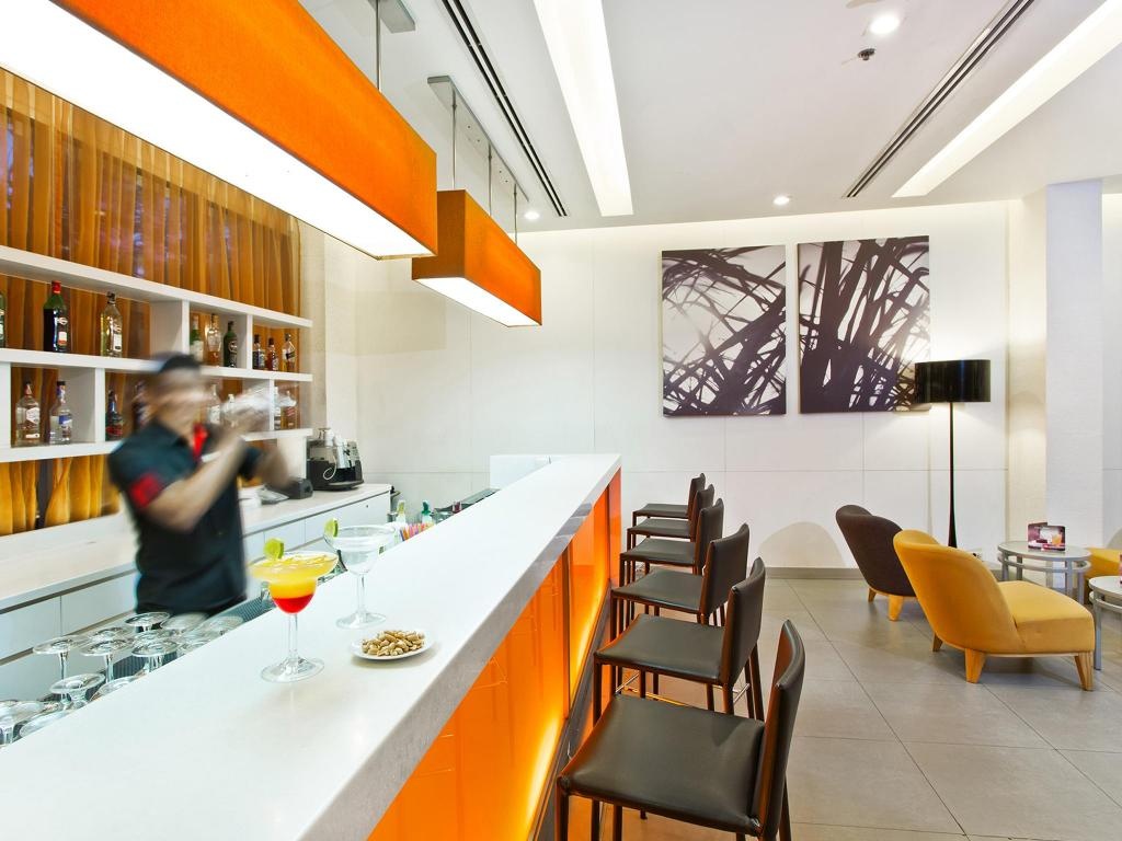 Ibis PattayafacilitiesBar20