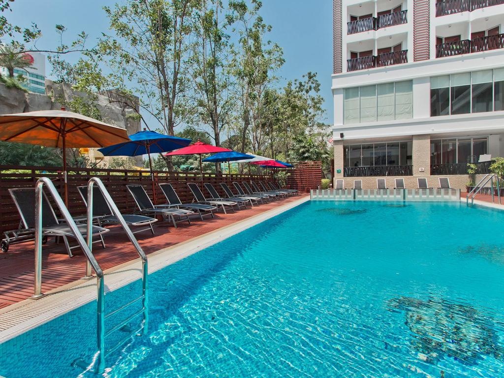 Ibis PattayafacilitiesSwimming Pool Outdoor11