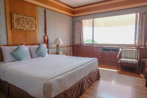 Asia Pattaya HotelroomsSuperior Sea View Bed12