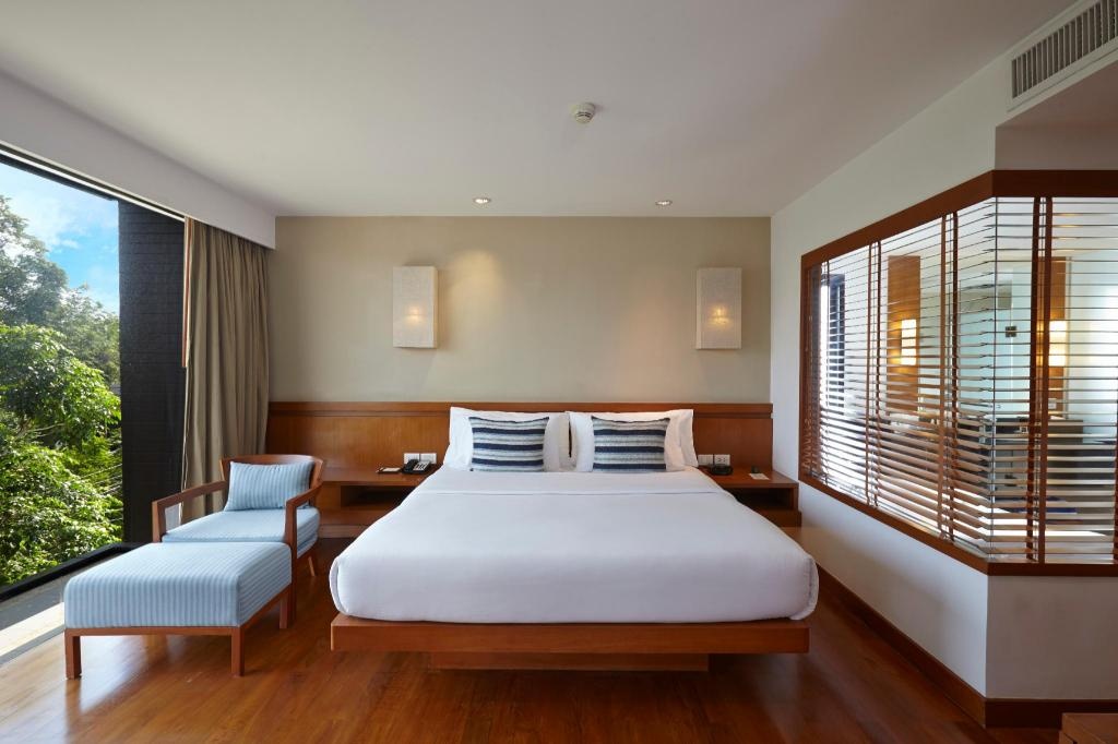 Woodlands Suites Serviced Residencesrooms2 Bedroom Executive Suite Bed6