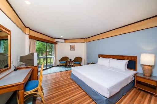 Botany Beach Resort PattayaroomsSuperior Double Room Bed9