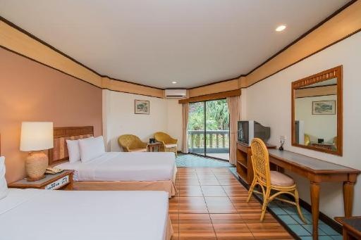 Botany Beach Resort PattayaroomsSuperior Twins Bed6
