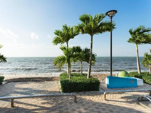 Cholchan Pattaya Beach ResortfacilitiesPrivate Beach57
