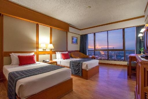 Cholchan Pattaya Beach ResortroomsSuperior City View Bed1