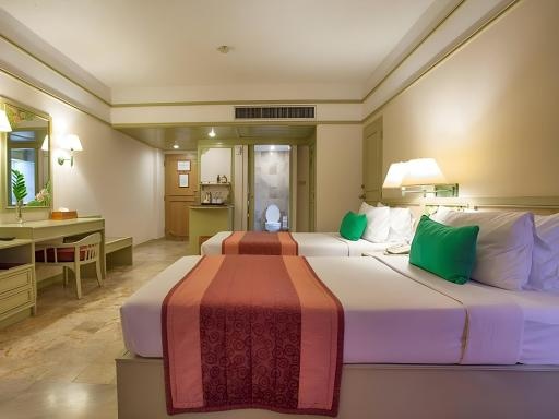 Cholchan Pattaya Beach Resortroomsrooms Image 1818