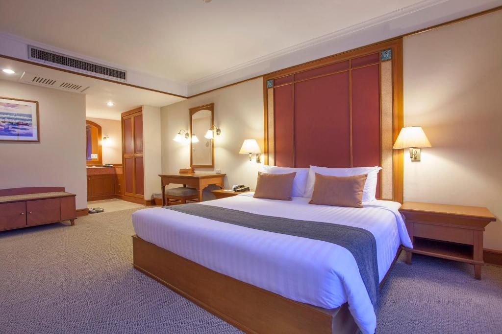Cholchan Pattaya Beach Resortroomsrooms Image 2222