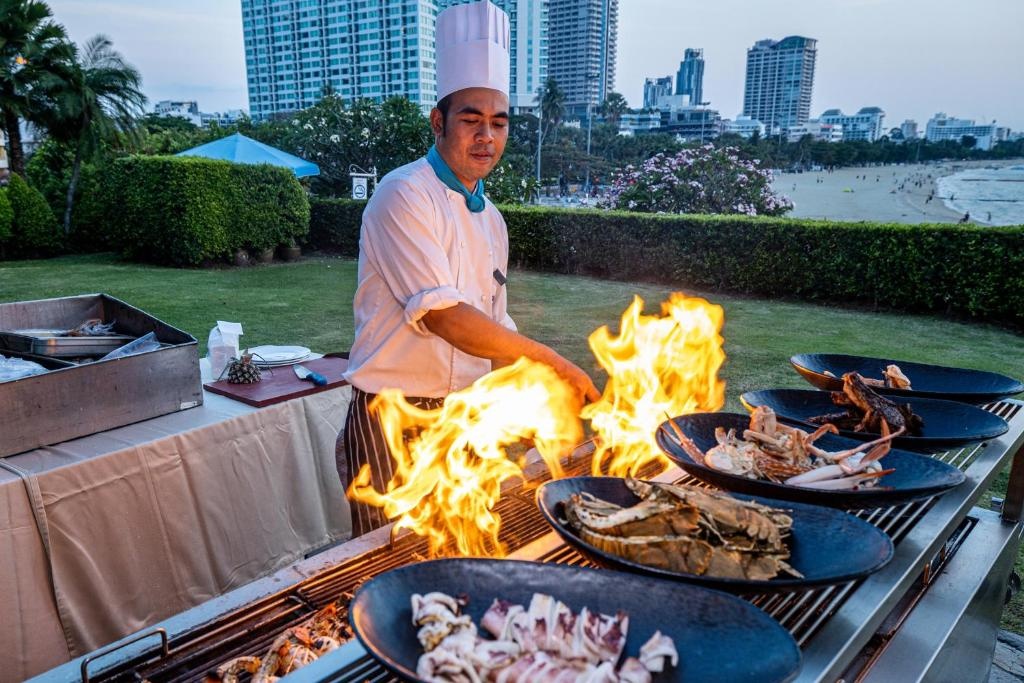 Dusit Thani PattayadiningFood And Beverages10