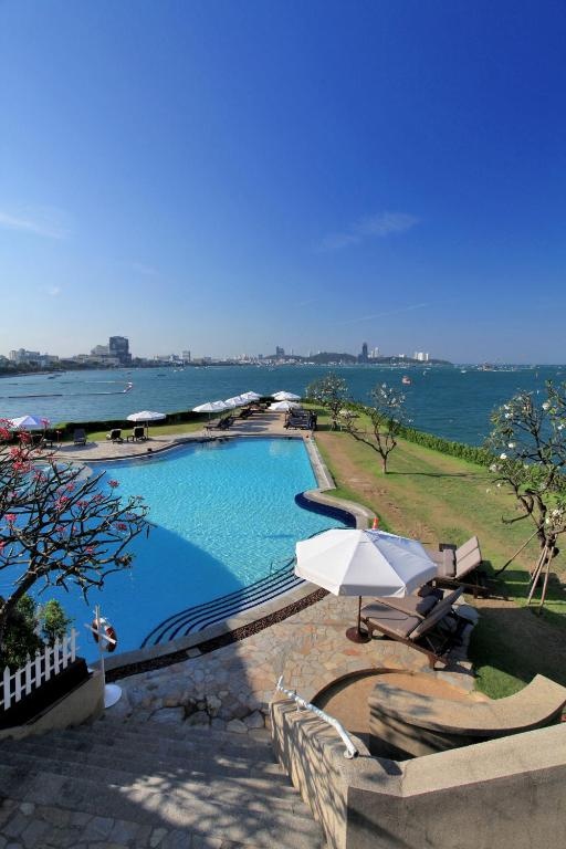 Dusit Thani PattayafacilitiesBalconyterrace12