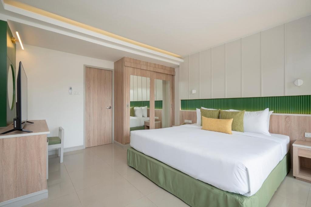 The Green Park Resortroomsrooms Image 6363