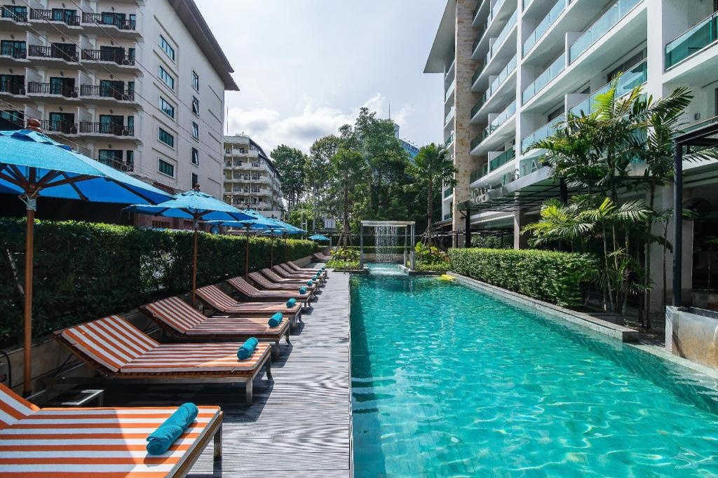 Hotel VistafacilitiesSwimming Pool Outdoor4