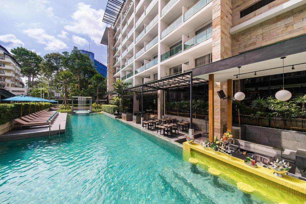 Hotel VistafacilitiesSwimming Pool9