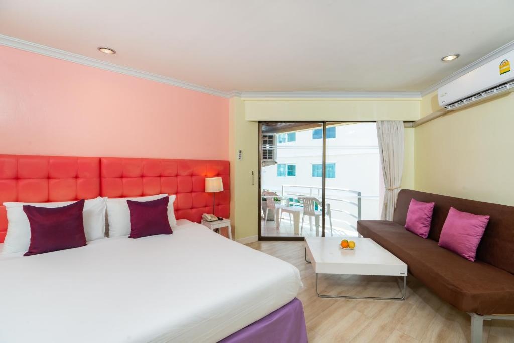Bella Villa Metro HotelfacilitiesBalconyterrace24