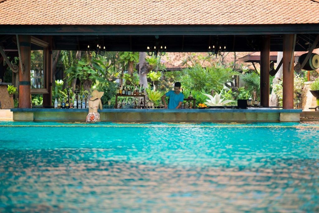 Avani Pattaya ResortfacilitiesBar5