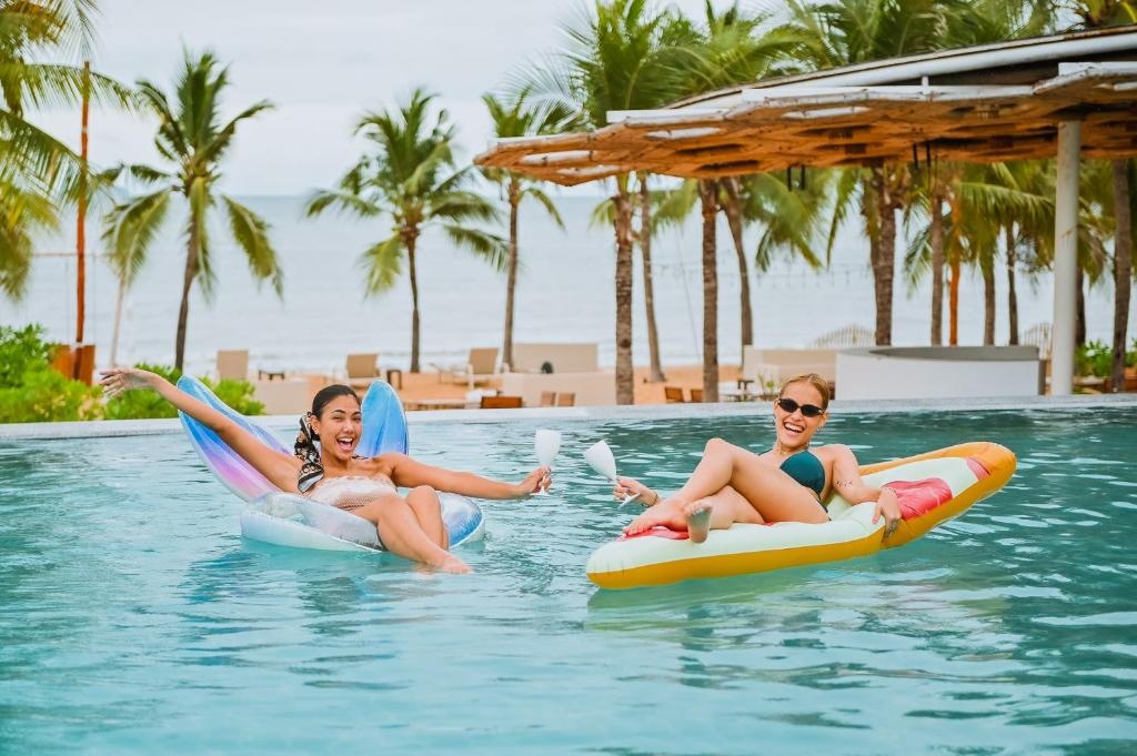 Pinnacle Grand Jomtien Resort And Beach ClubdiningRestaurant3