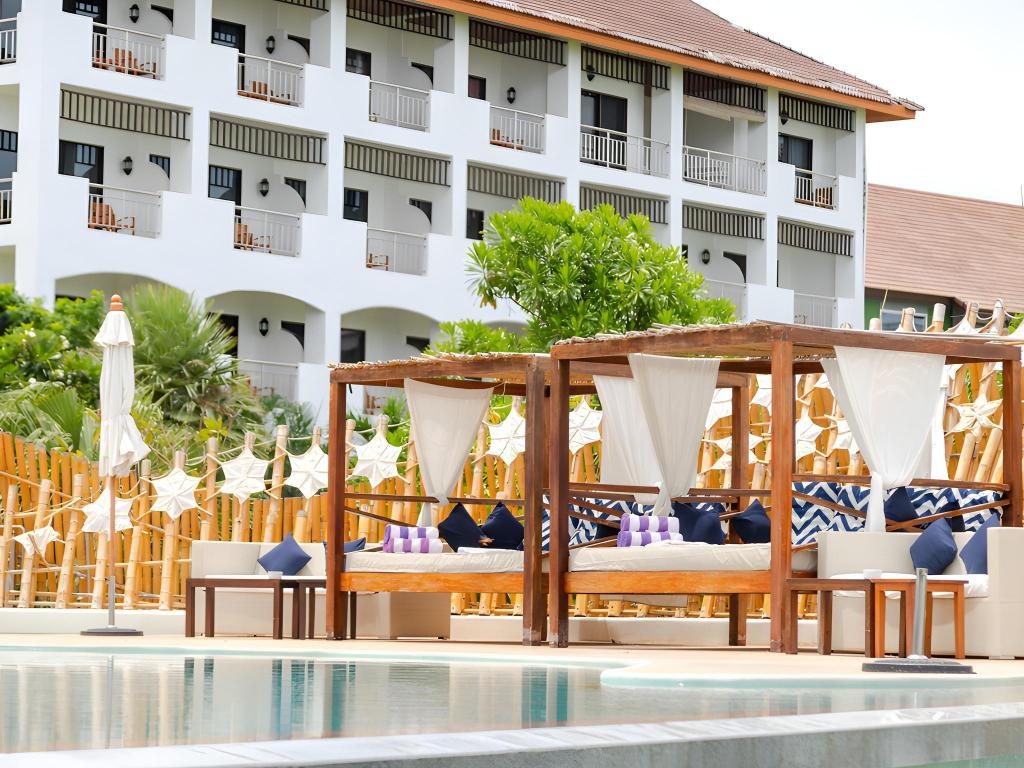 Pinnacle Grand Jomtien Resort And Beach ClubfacilitiesBarlounge21
