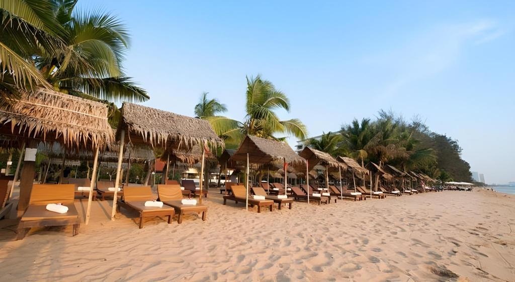 Pinnacle Grand Jomtien Resort And Beach ClubfacilitiesBeach28