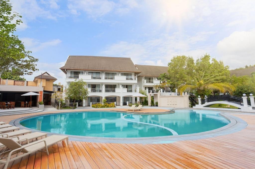 Pinnacle Grand Jomtien Resort And Beach ClubfacilitiesSwimming Pool9
