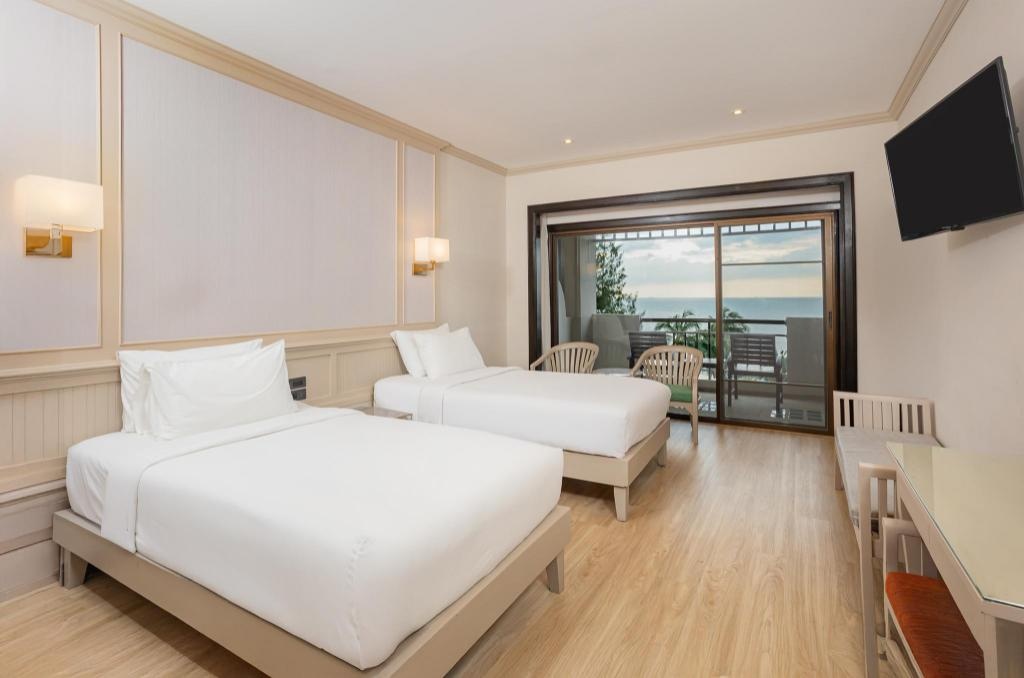 Pinnacle Grand Jomtien Resort And Beach ClubroomsBed9