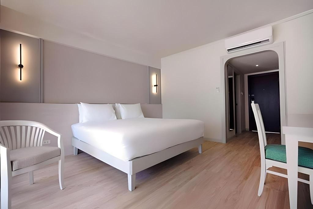 Pinnacle Grand Jomtien Resort And Beach Clubroomsrooms Image 4141