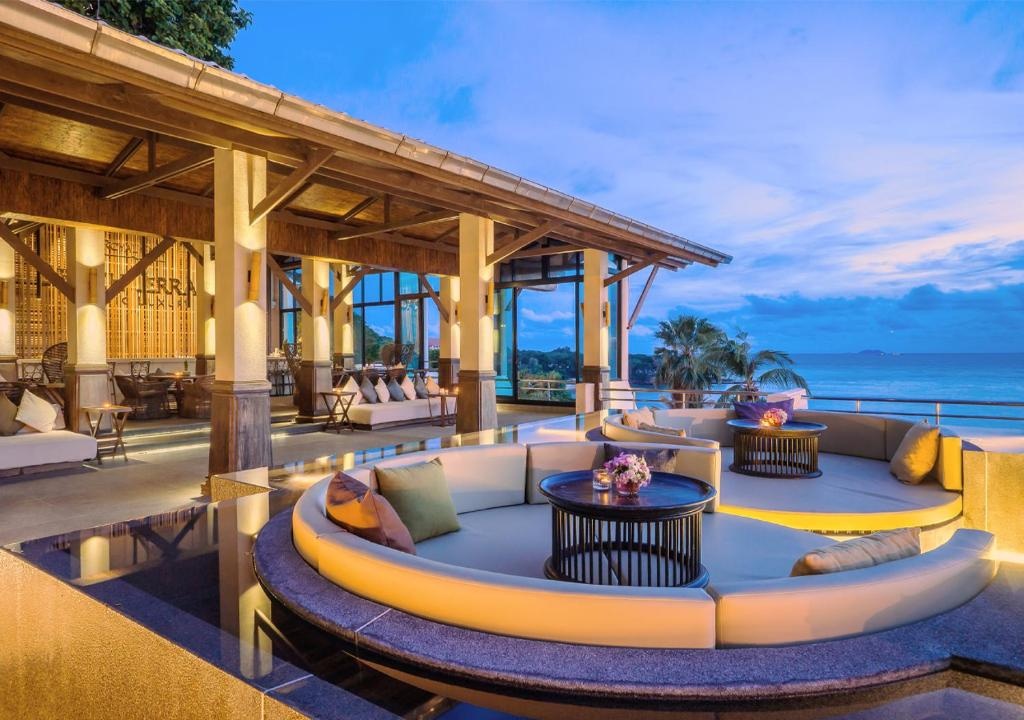 Royal Cliff Beach Hotel PattayafacilitiesBarlounge26