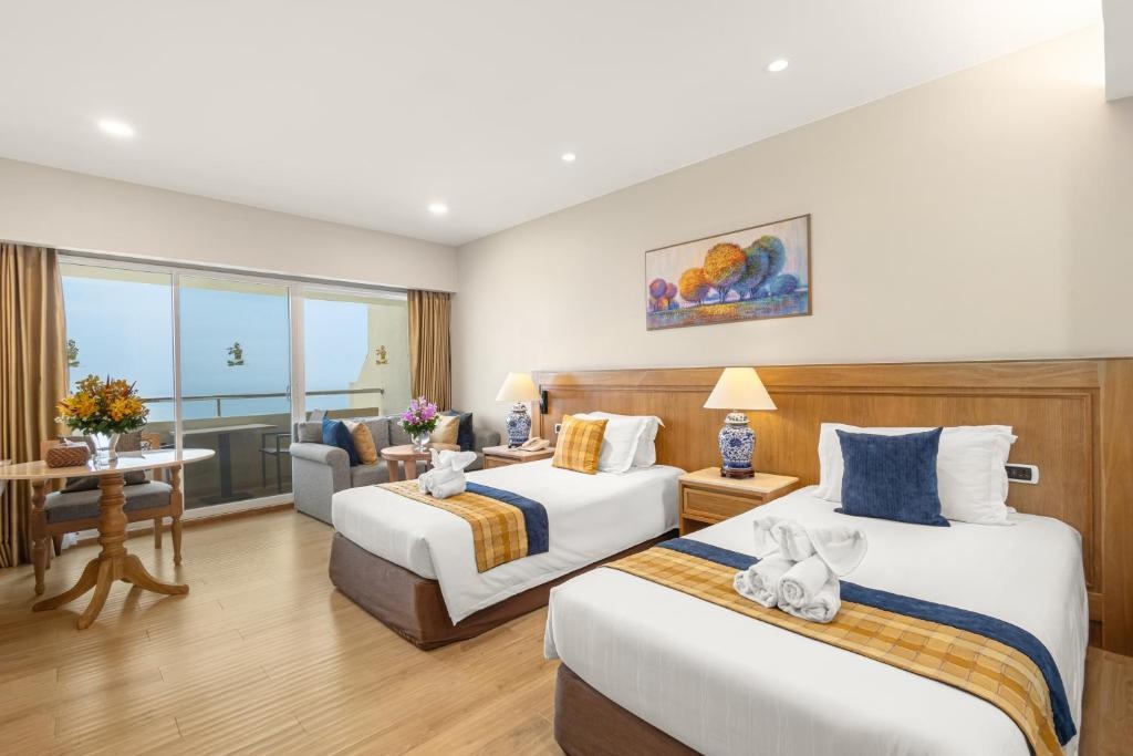 Royal Cliff Beach Hotel Pattayaroomsrooms Image 1212