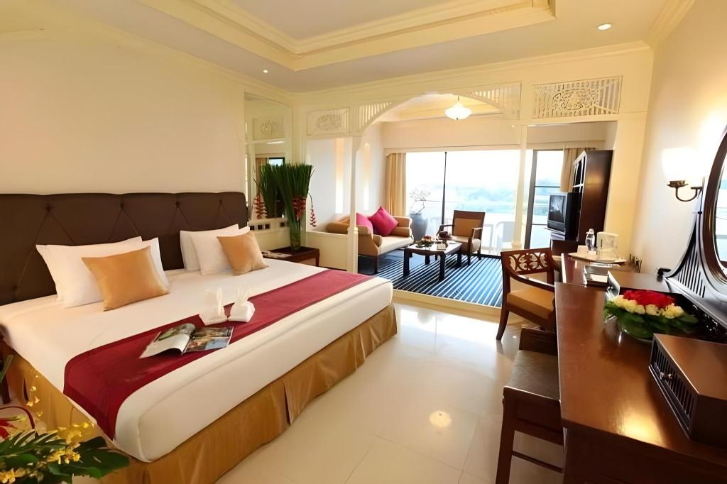Royal Cliff Beach Hotel Pattayaroomsrooms Image 1414