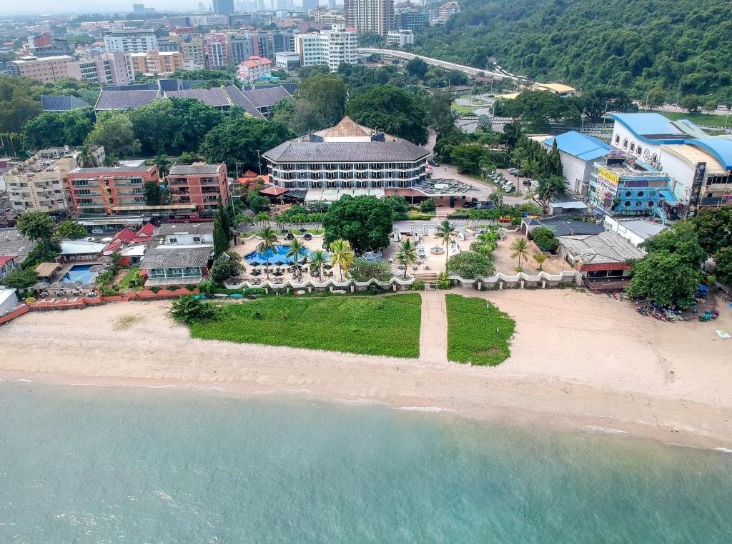 Siam Bayshore Resort PattayafacilitiesBeach28