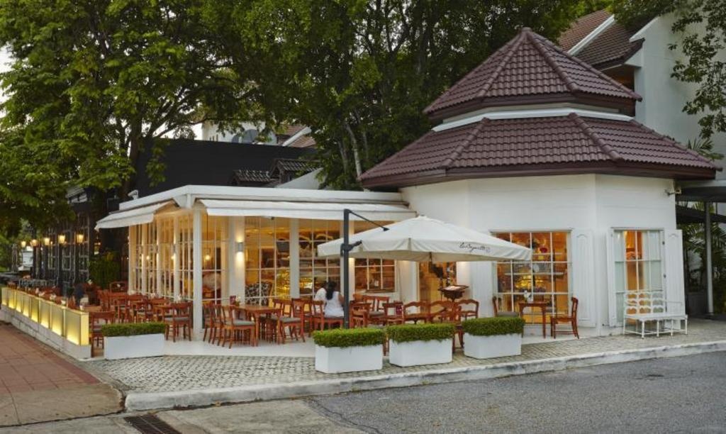 Woodlands Hotel And ResortdiningRestaurant11