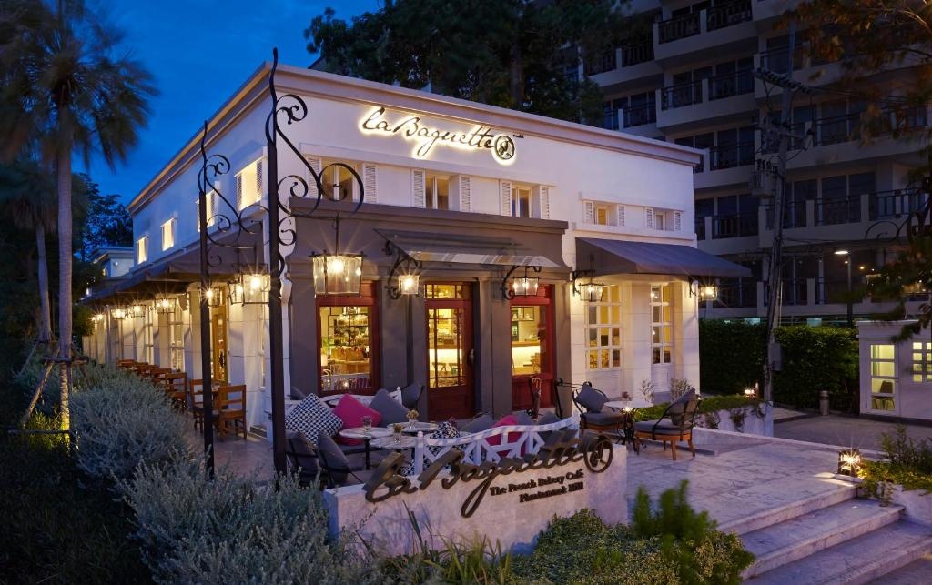 Woodlands Hotel And ResortdiningRestaurant2