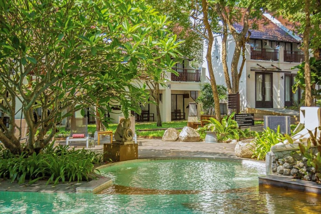 Woodlands Hotel And ResortfacilitiesSwimming Pool4
