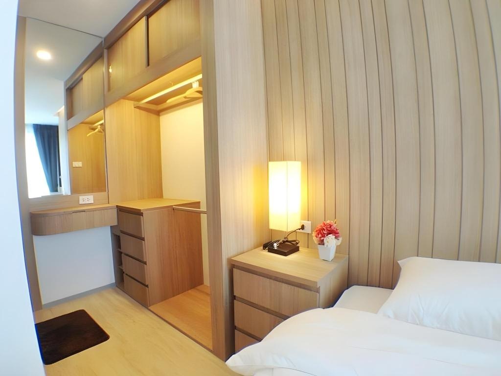 The Chezz Metro Life Condominium By Rinrooms1 Bedroom4