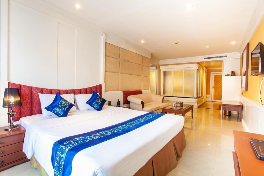 Fairtex Express HotelroomsGrand Deluxe Bed2