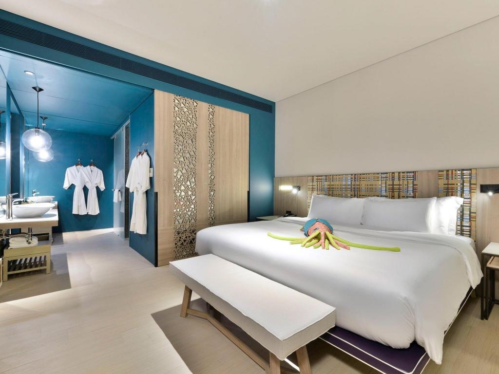 Veranda Resort Pattaya MGalleryroomsFamily Pool Suite 1 King Bed Bunk Bed Garden View Bed10