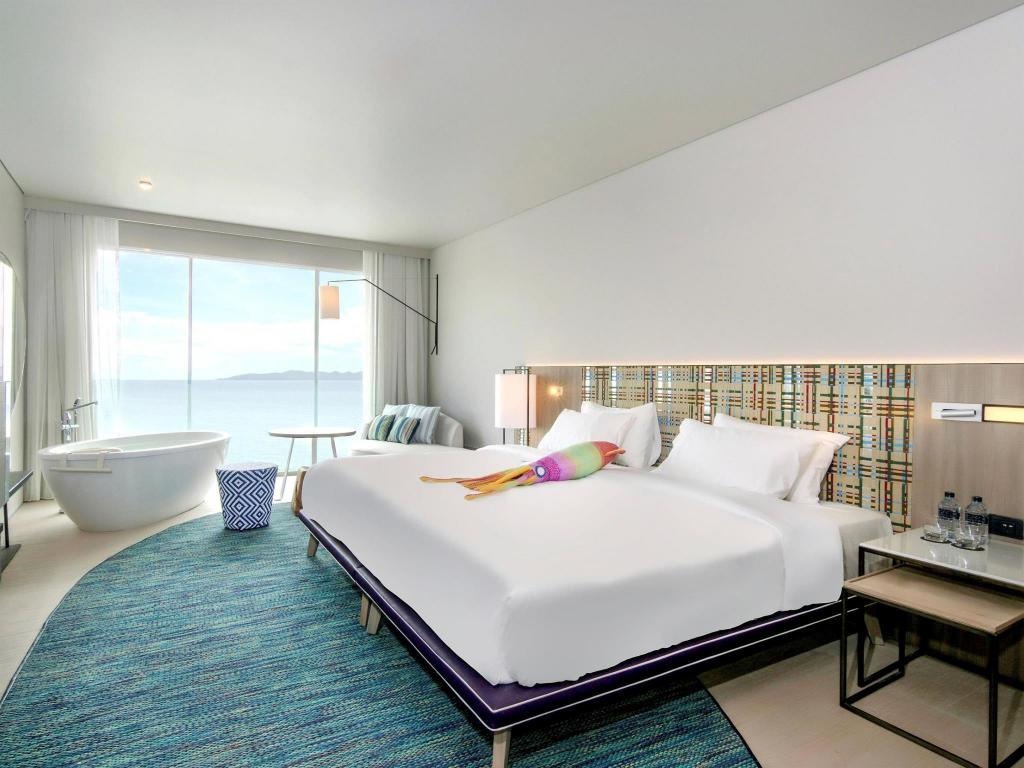 Veranda Resort Pattaya MGalleryroomsOcean Front Room 1 King Bed Room Plan12