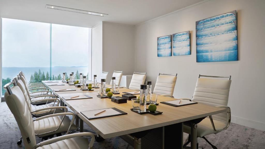 Mvenpick Siam Na Jomtien PattayafacilitiesMeeting Room Ballrooms81