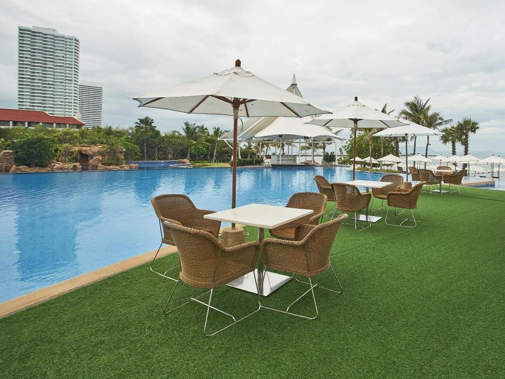Mvenpick Siam Na Jomtien PattayafacilitiesSwimming Pool Outdoor10