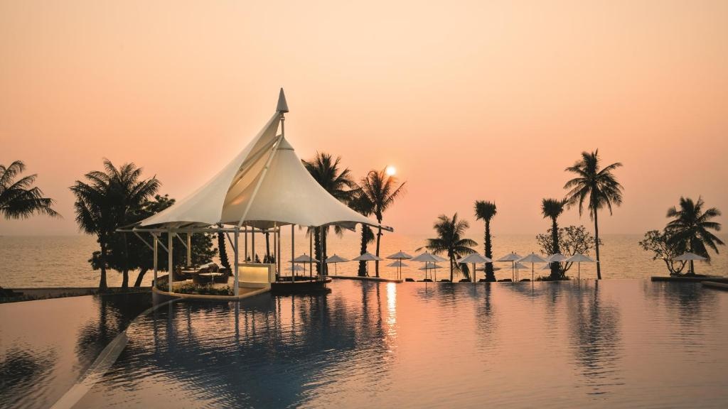Mvenpick Siam Na Jomtien PattayafacilitiesSwimming Pool11