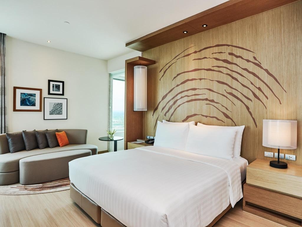 Mvenpick Siam Na Jomtien PattayaroomsExecutive Suite Sea View13