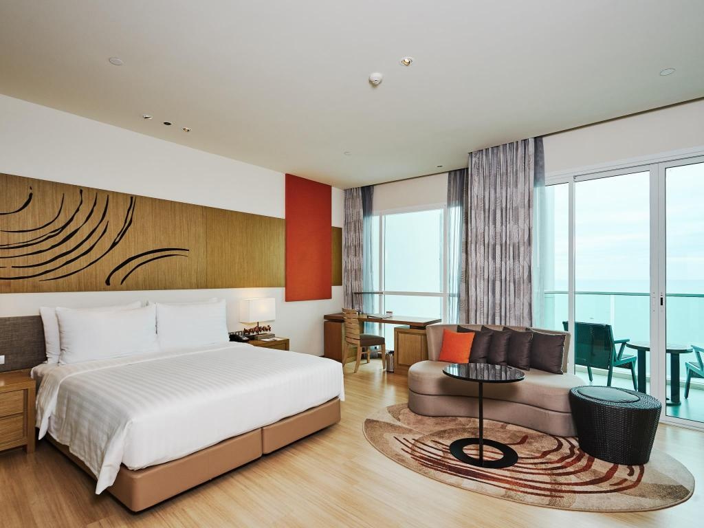 Mvenpick Siam Na Jomtien PattayaroomsJunior Suite With King Bed Room Plan1