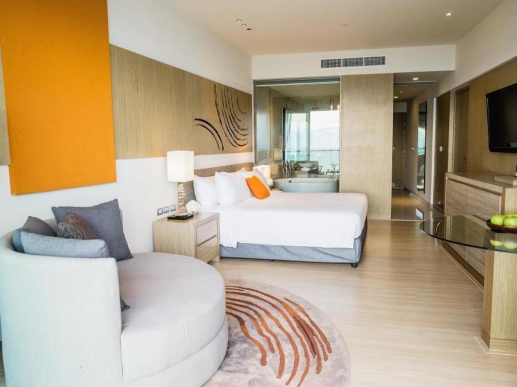Mvenpick Siam Na Jomtien PattayaroomsPremium King Sea View Bed9
